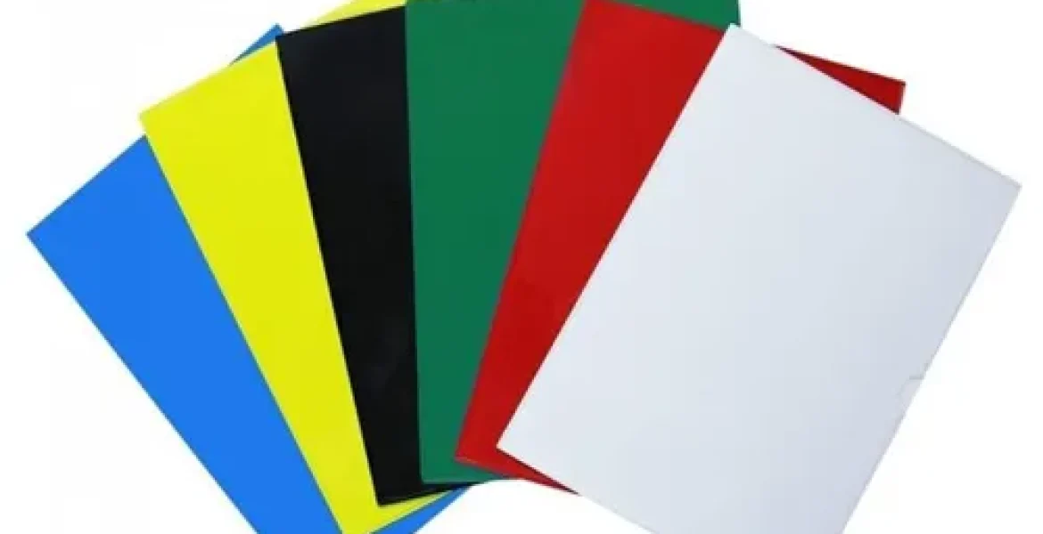 فومیزه رنگی